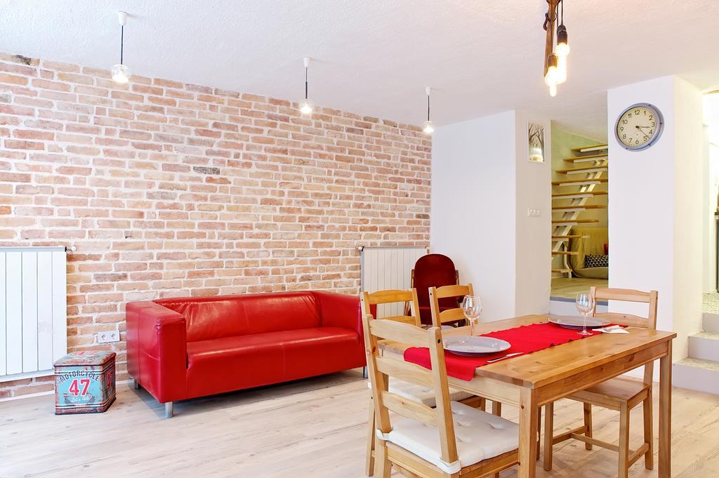Unique Ping-pong Family Duplex In The Heart Of City Appartamento *